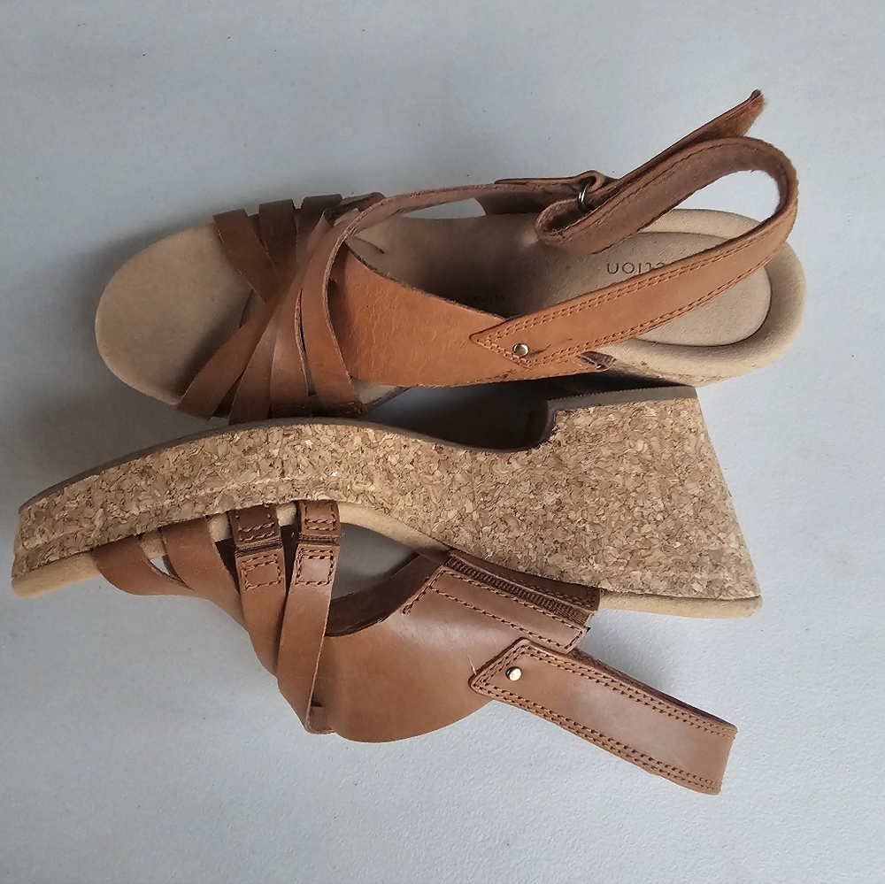 Women's Clarks, Giselle Ivy Sandal Tan/Brown Leather Leather Size 9M - Picture 6 of 6